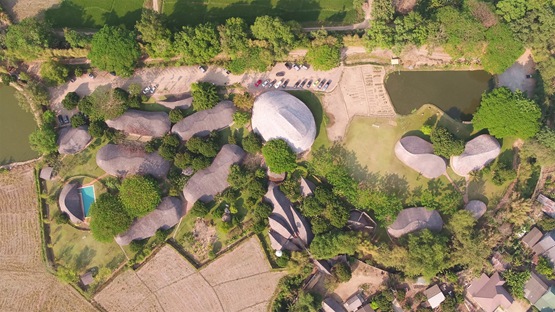 泰國清邁一學(xué)校用竹子建造體育館